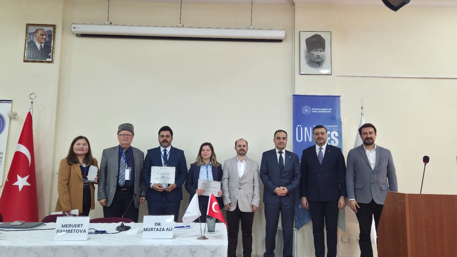 Turk Dunyasinda Ortak Medya Izmirde Konusuldu (2)