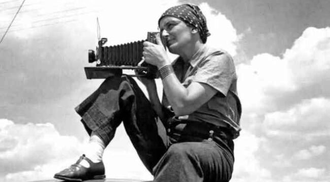 Turkiyenin Ilk Kadin Savas Fotografcisi Semiha Es Kimdir-1
