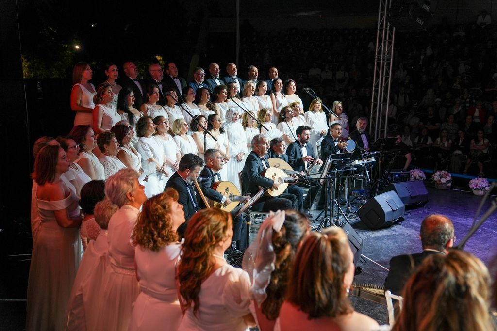Aliagada Istanbul Sarkilariyla Unutulmaz Gece (1)