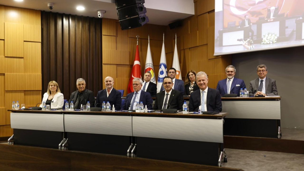 Izto Baskani Mahmut Ozgener Cesme Projesi Kentin Yeni Lokomotifi Olur (2)