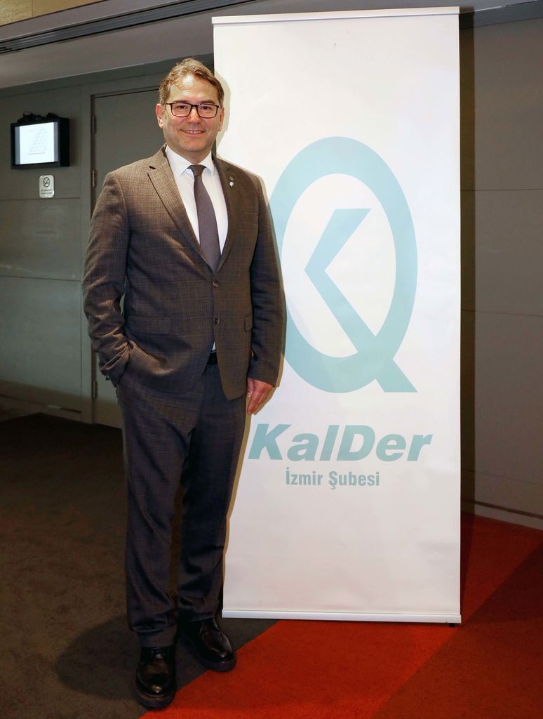 Kalder Izmirden 26 Mukemmelligi Arayis Sempozyumu (3)