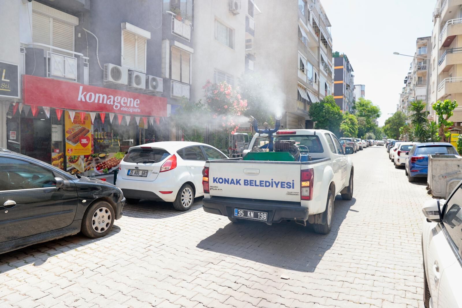 Konakta Sivrisineklere Karsi Ilaclama Calismalari Araliksiz Suruyor (2)