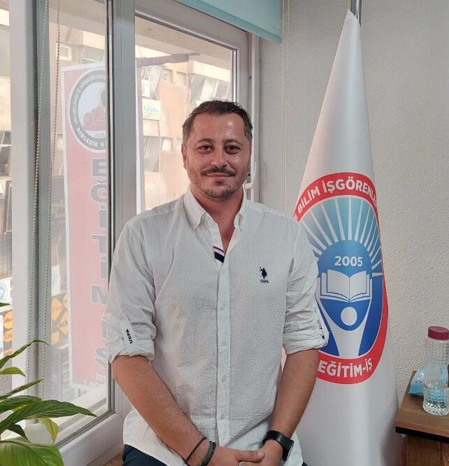 Ogretmene Cop Talebe Barikat (3)
