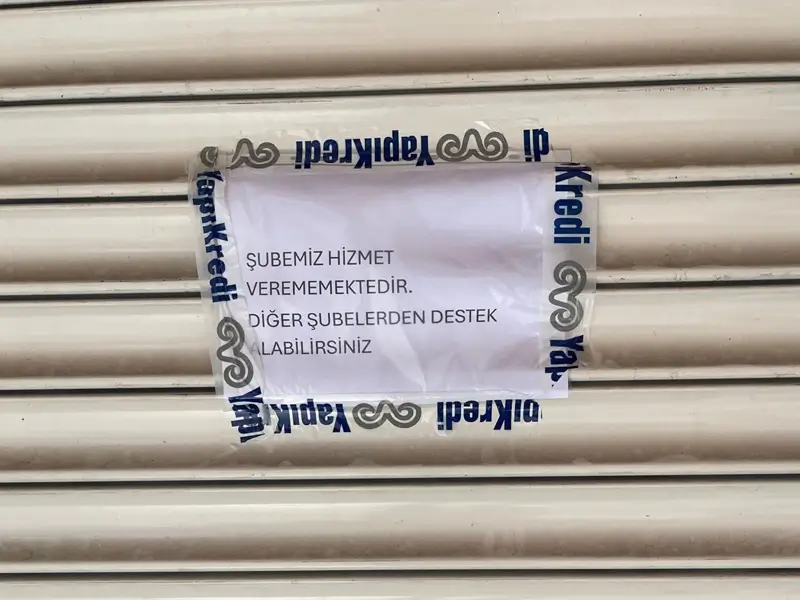 Son Dakika Diyarbakirda Koc Holdingin Bankasina Silahli Saldiri
