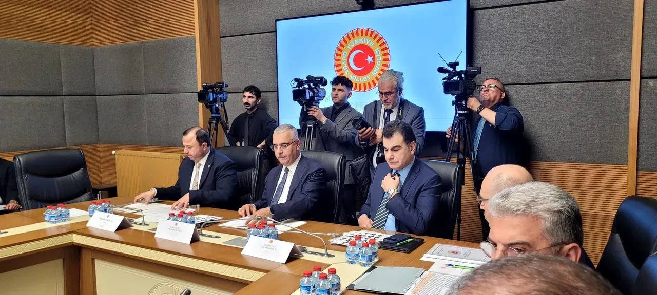 Teklif Komisyonda Kabul Edildi Er Ve Erbaslara Memurluk Yolu Aciliyor-1