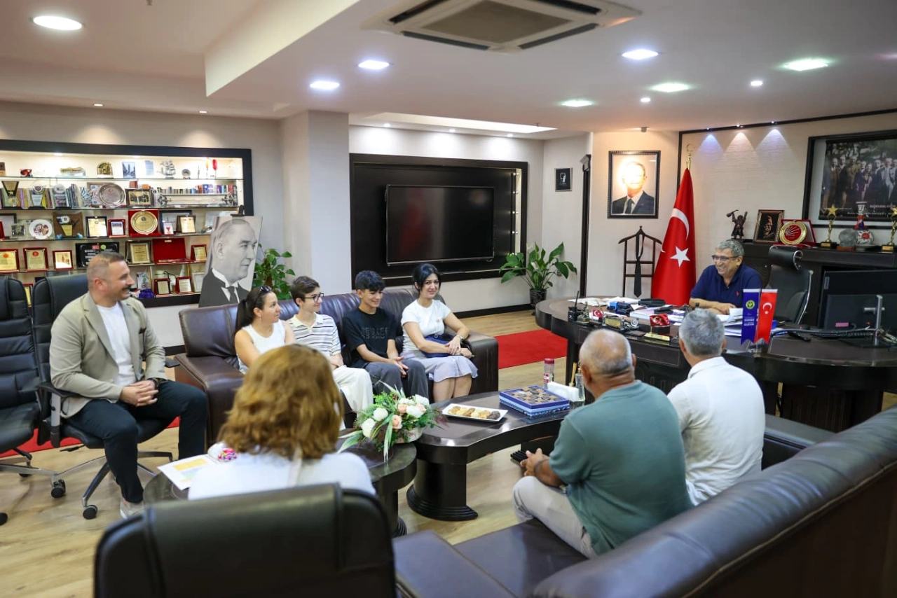 Buca Nin Dijital Dershanesi Lgs De Iki Turkiye Birincisi Cikardi Yenibakishaber