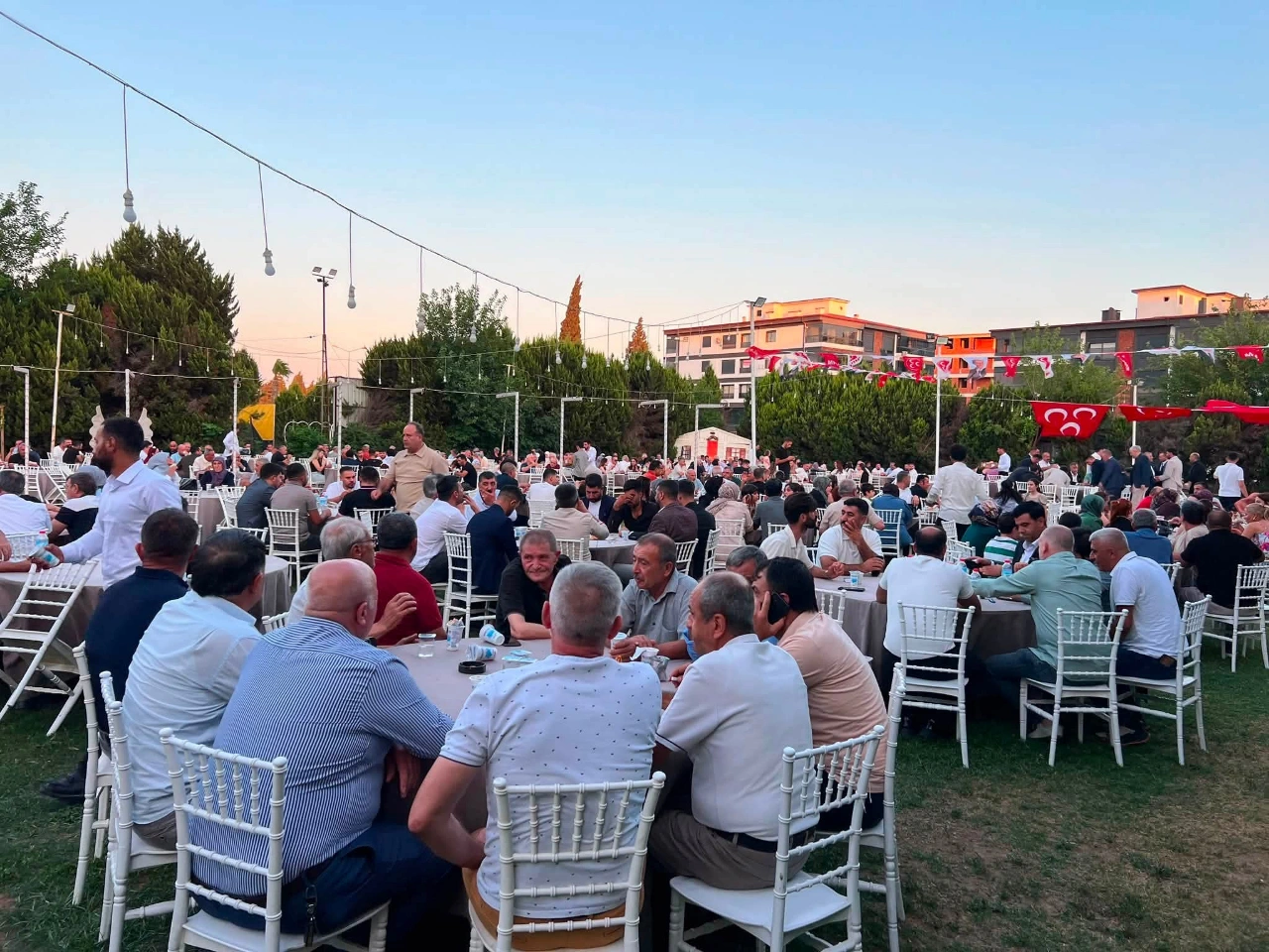 Diyarbakirlilar Mhpde Bulustu 350 Kisiye Rozet Takildi Yenibakishaber (1)