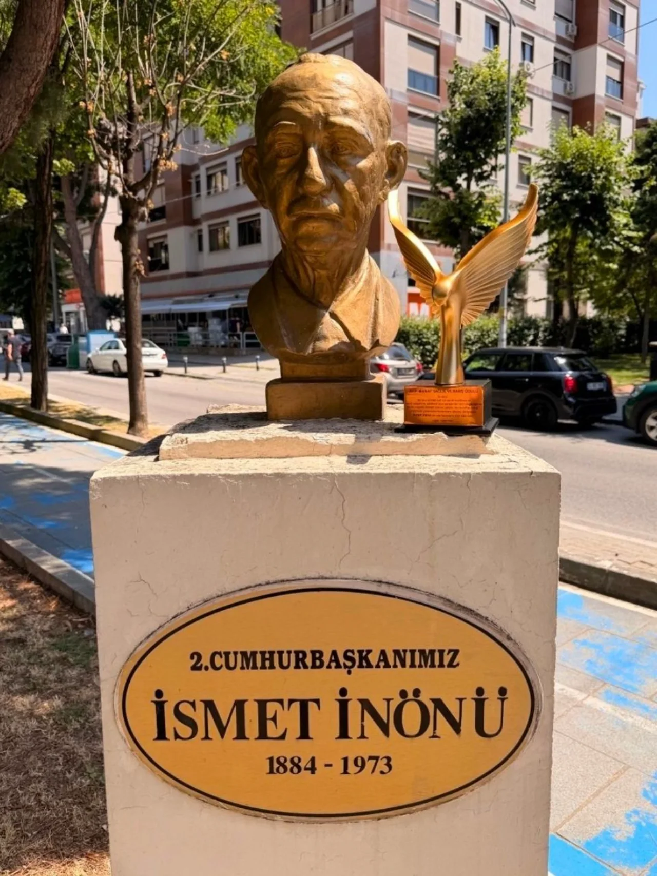 akif-manaf-saglik-ve-baris-odulu-ismet-inonuye-ithaf-edildi