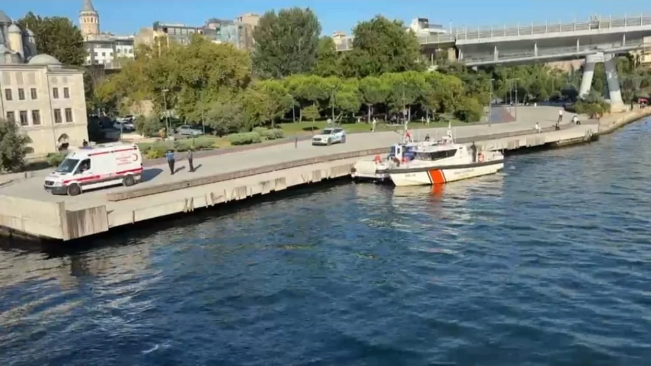 Halicte Tur Teknesinden Denize Dusen Personel Olu Bulundu Yenibakishaber (1)