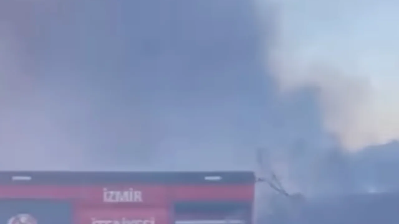 Izmir Cesme Otoyolu Urla Kavsagi Yolunda Yangin Yenibakishaber