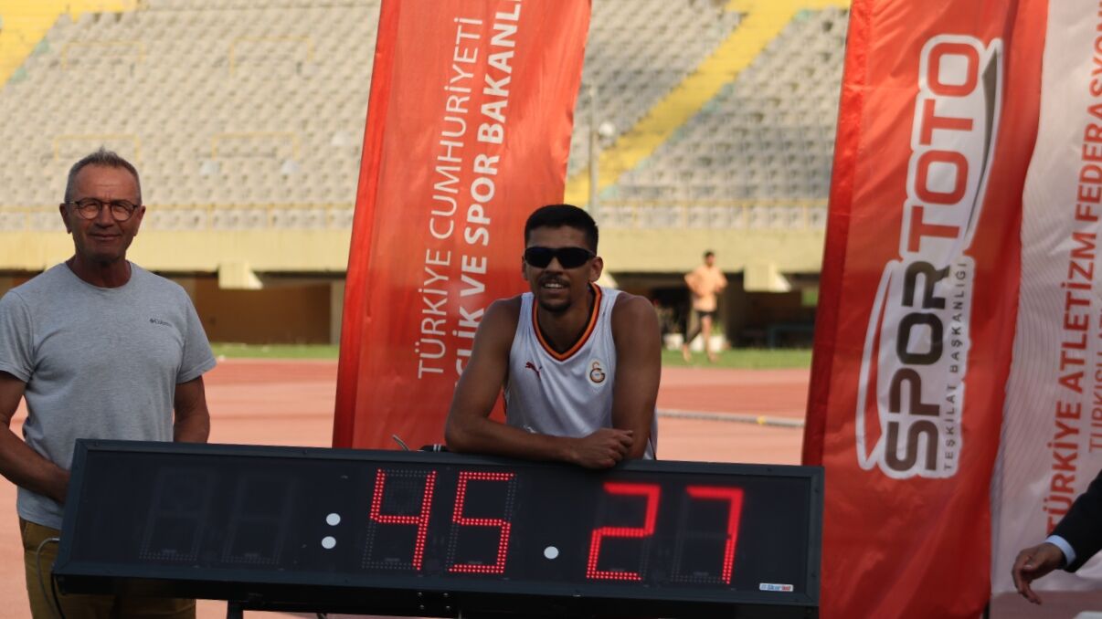 Izmirdeki Turkiye Sampiyonasinin Ikinci Gununde Karadag Tarihimizin En Buyuk Olimpiyat Ko (2)