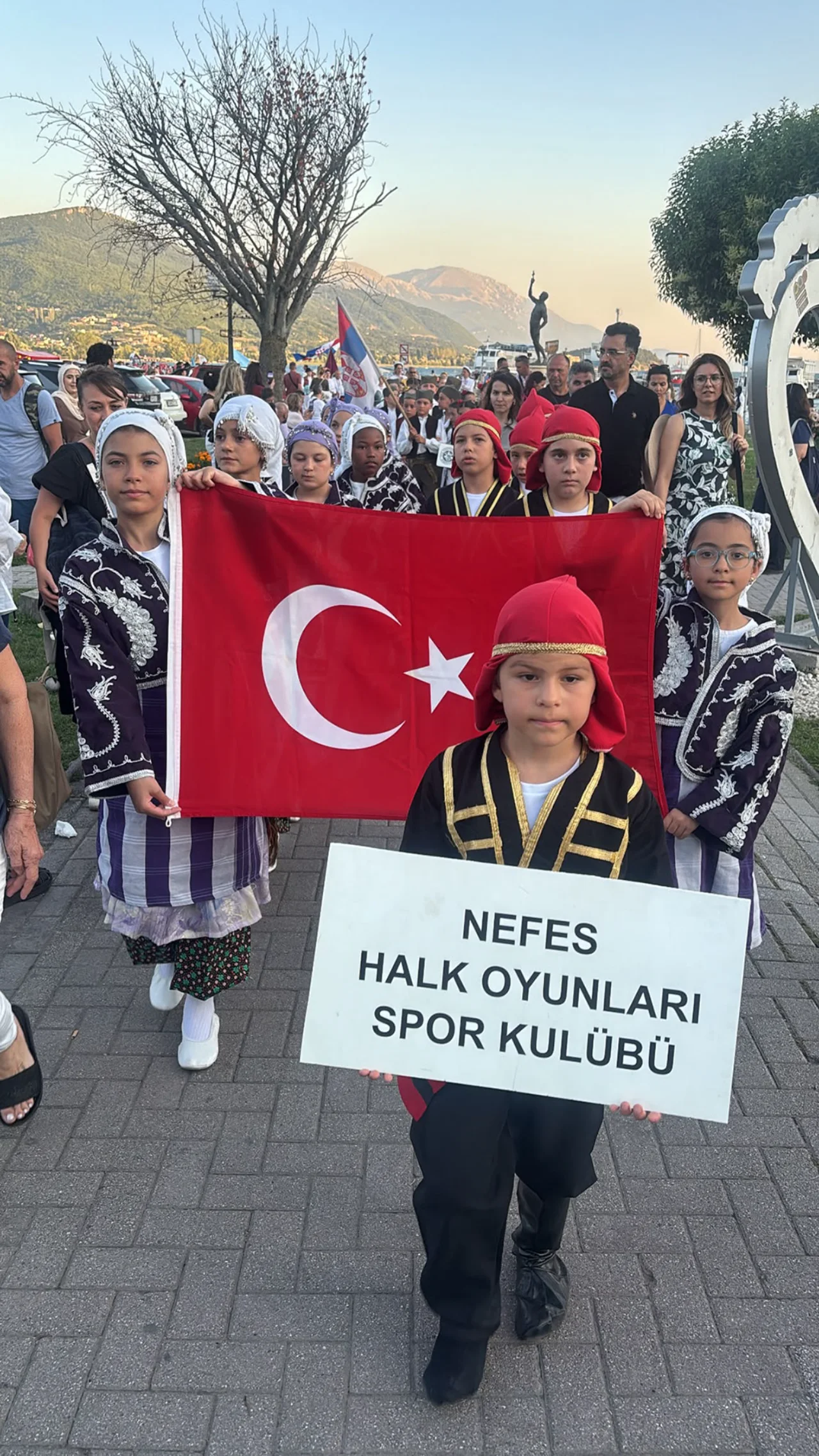 Izmirli Minik Halk Danscilari Ohrid Festte Sahne Aldi (1)
