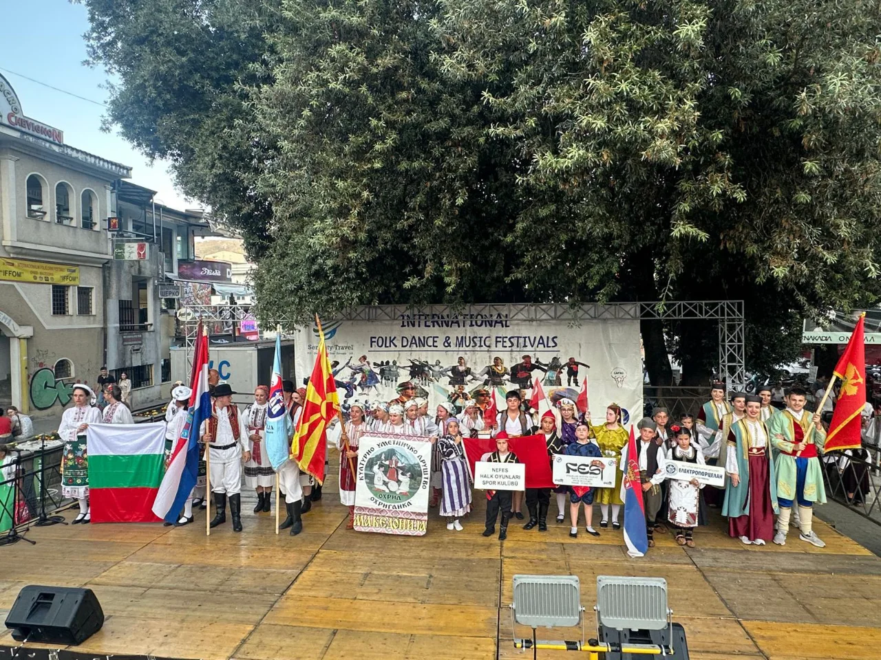 Izmirli Minik Halk Danscilari Ohrid Festte Sahne Aldi (2)
