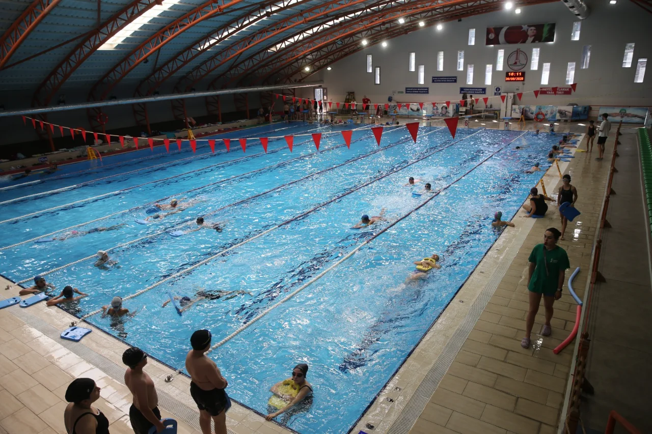 Karsiyaka Belediyesi Yari Olimpik Kapali Yuzme Havuzu Yenibakishaber (2)