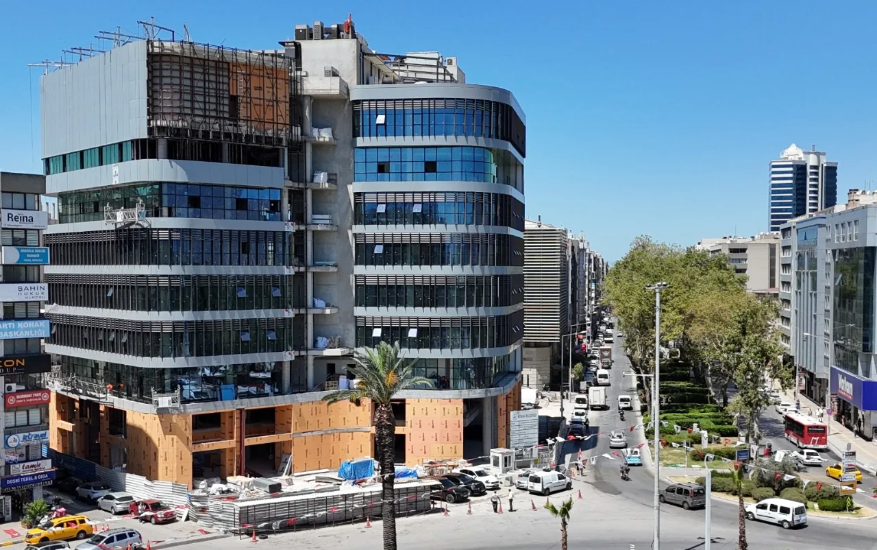 Konak In Mimar Belediye Baskani Nilufer Cinarli Mutlu Yenibakishaber (1)