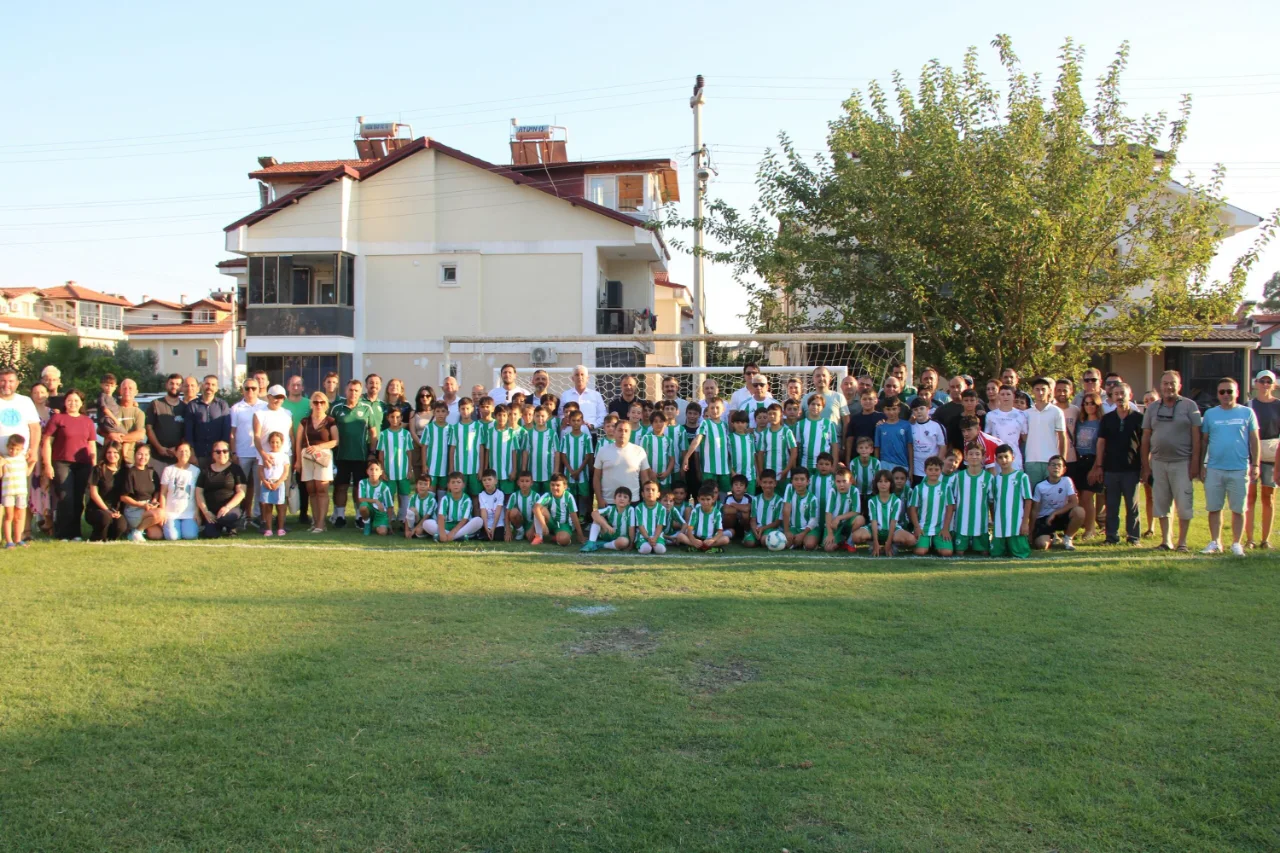 Muglaspor Ikinci Futbol Okulunu Koycegiz De Acti Yenibakishaber (2)
