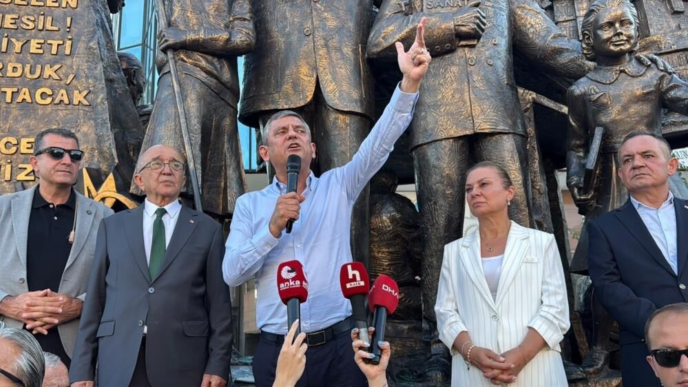 Ozgur Ozelden Tutuklanan Komedyen Deniz Goktasa Destek Korkma Bu Mucadeleyi Surdurecegiz