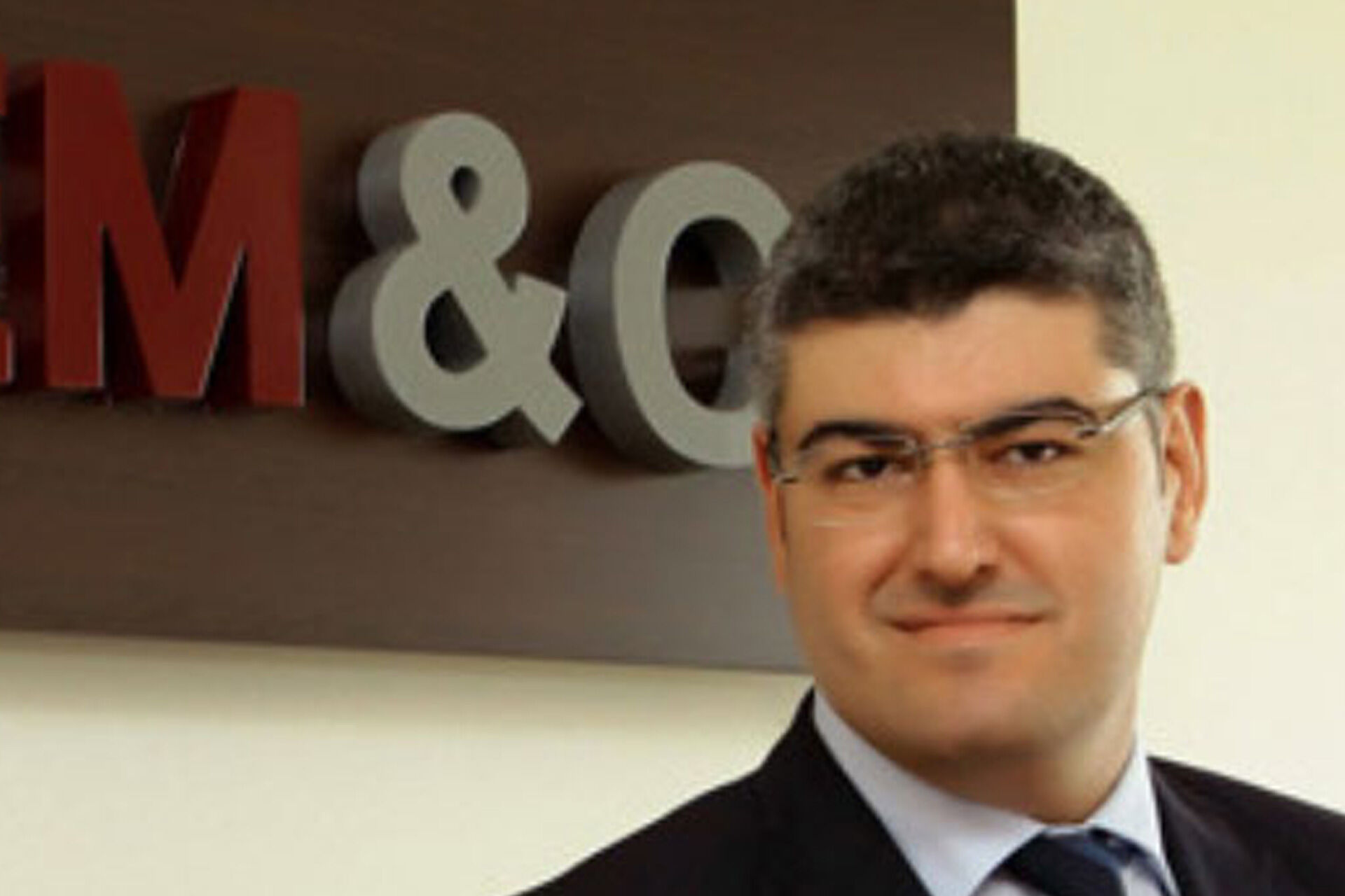 Şafak Herdem 2