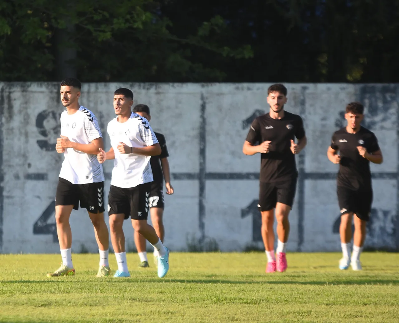 Altay Da Kadro Sikintisi 17 Futbolcu Antrenmanlarda Yok Yenibakishaber