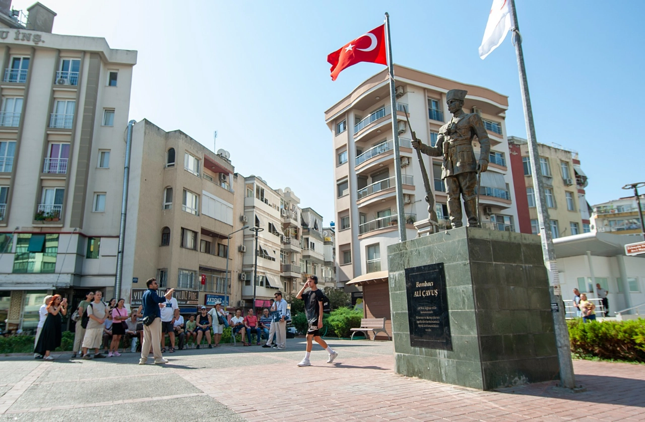 Ataturkun Karsiyakadaki Izleri Bu Rotada Yenibakishaber (3)