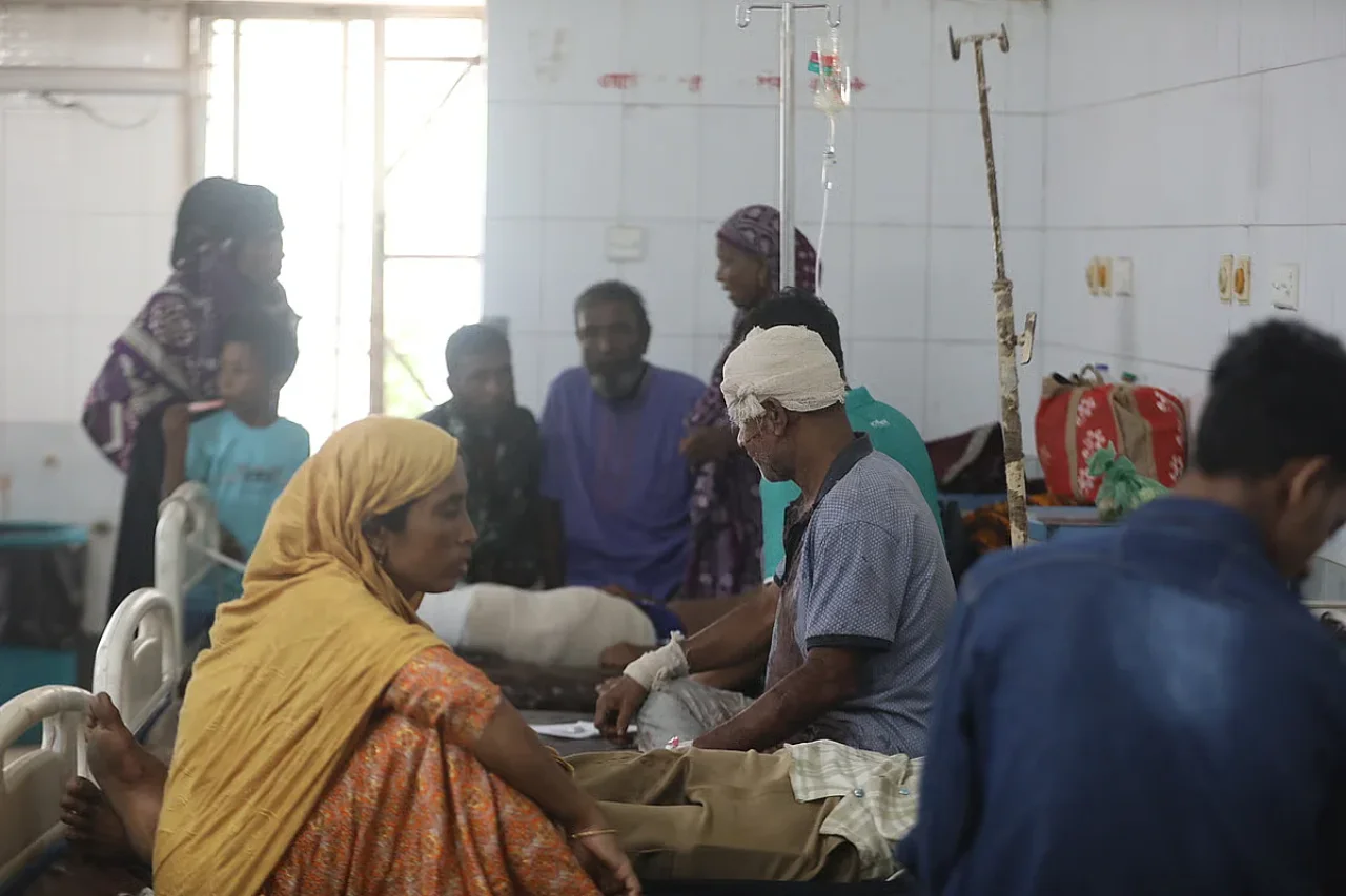 Bangladeste Yolcu Otobusleri Carpisti 8 Olu 25 Yarali (3)