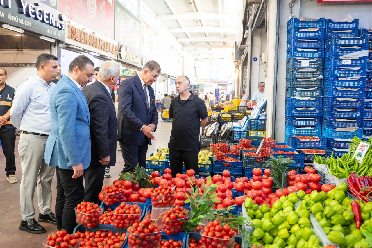 Baskan Tugay Izmirin Hal Esnafiyla Bulustu Yenibakishaber