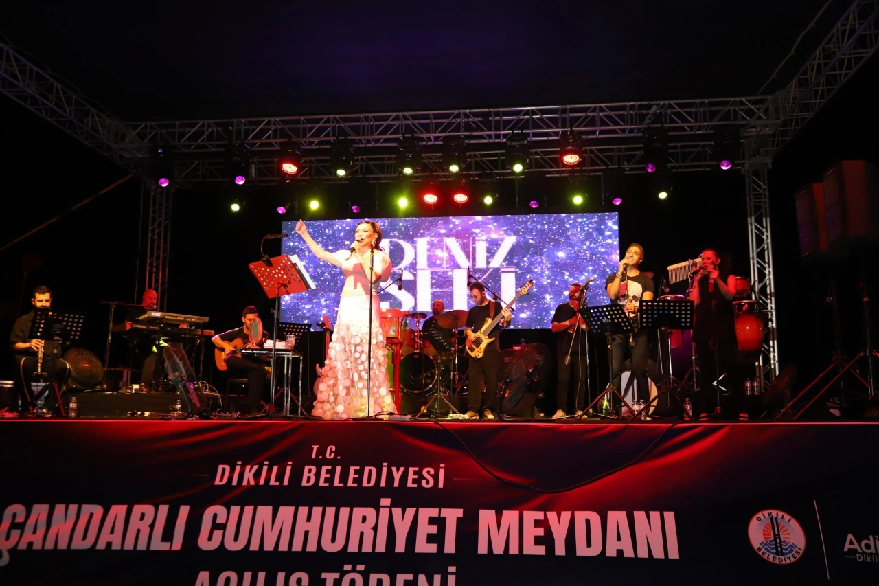 Candarli Cumhuriyet Meydanina Kavustu Yenibakishaber (2)