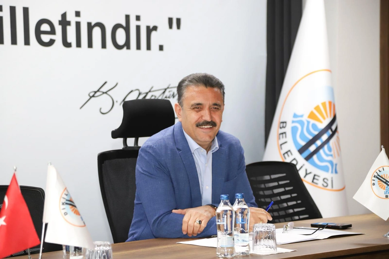 Candarli Nin Yeni Cumhuriyet Meydani Aciliyor Yenibakishaber