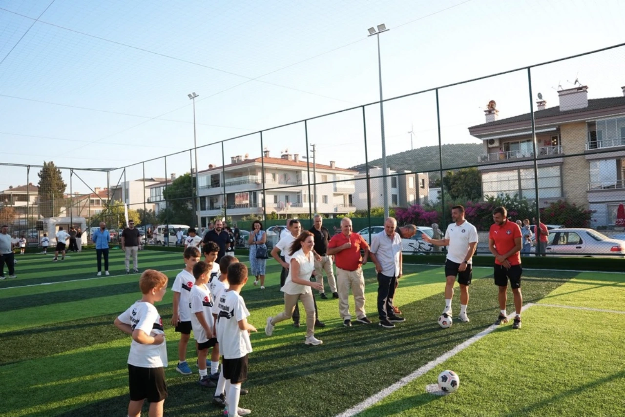Cesmede Spor Sahalari Yenilendi Etkinlikler Basladi Yenibakishaber