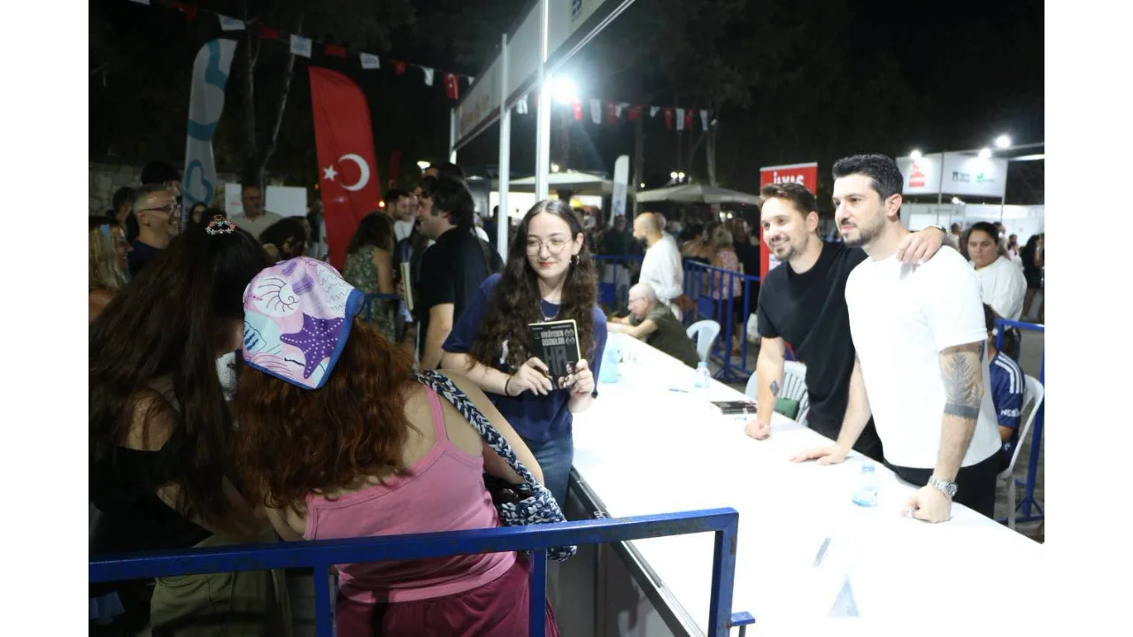 Edremit Te Kitap Fuari Dolu Dolu Suruyor Yenibakishaber (6)