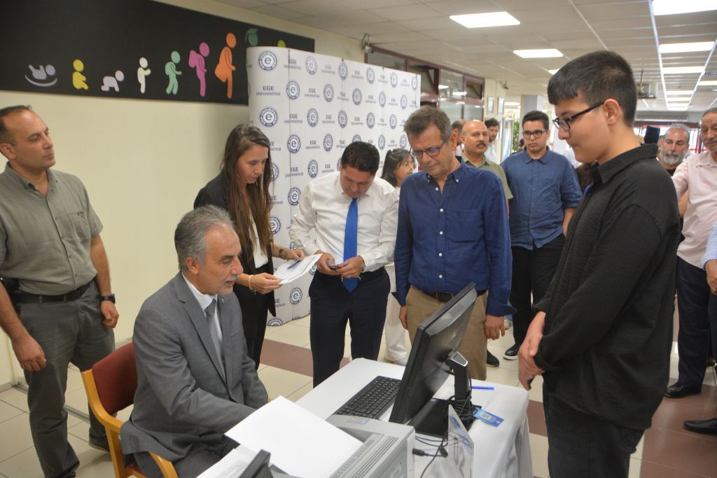 Ege Üniversitesinde Ilk Kayıt Heyecanı Devam Ediyor (4) (1)