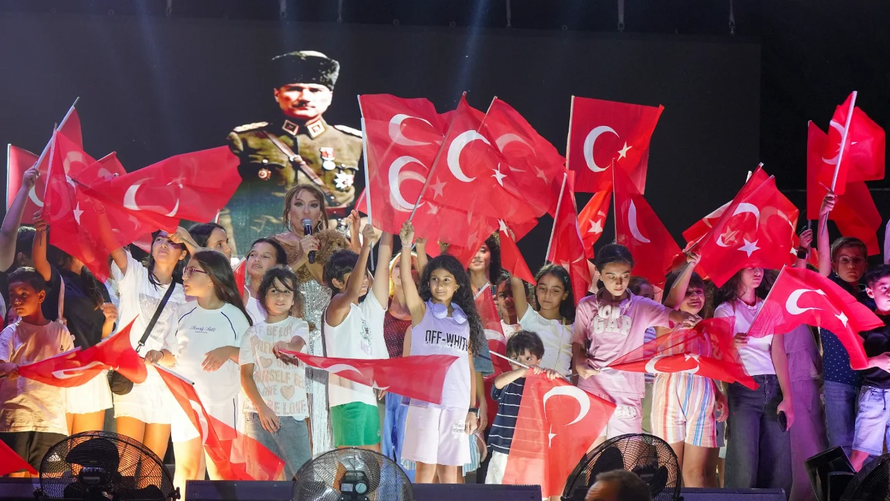 Gaziemir De 30 Agustos Coskusu Yenibakishaber (6)