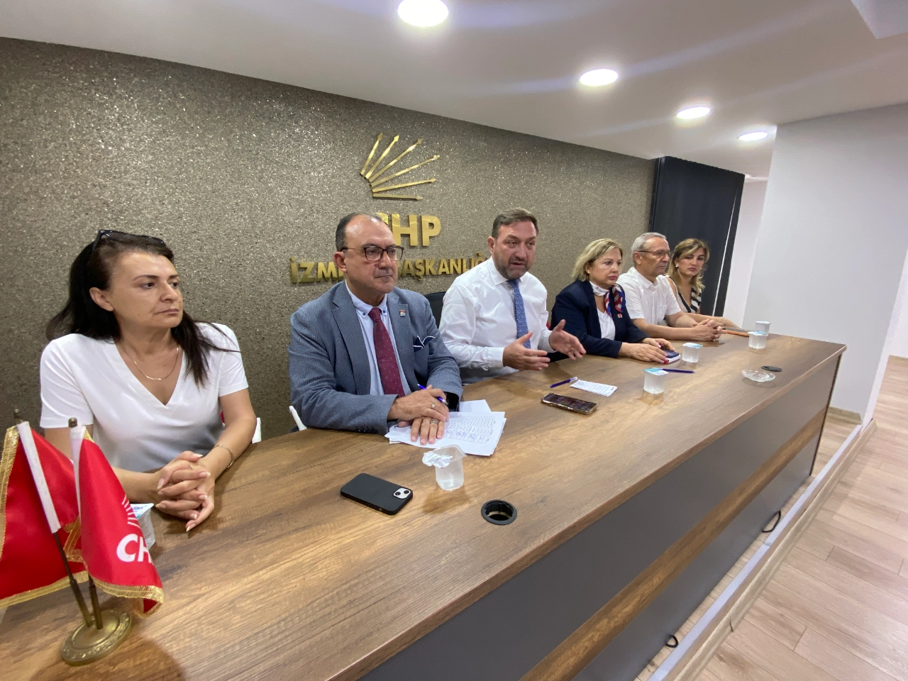 Gumrukcu Algi Balonunu Izmirlilerle Birlikte Patlattik Yenibakishaber