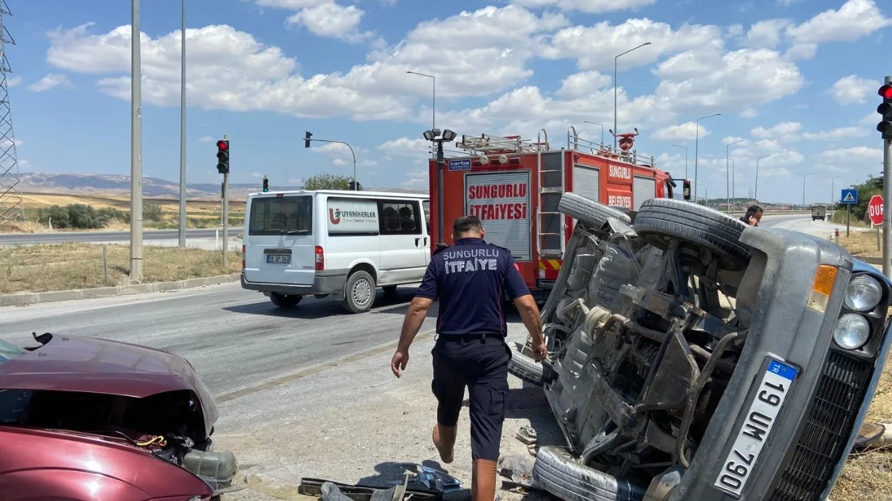 Iki Otomobil Kavsakta Carpisti 1 Yarali Yenibakishaber (1)