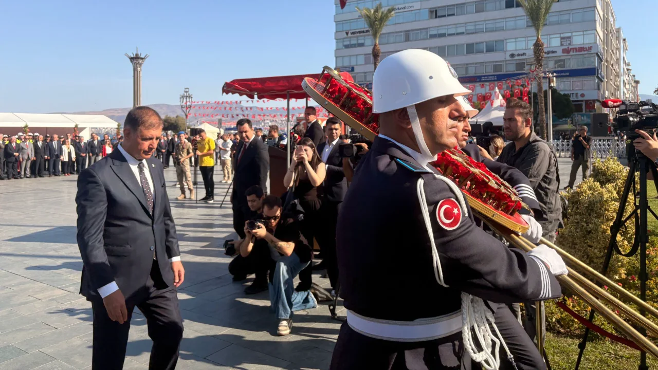 Izmir De 30 Agustos Coskusu Cumhuriyet Meydani Nda Hissedildi Yenibakishaber (1)