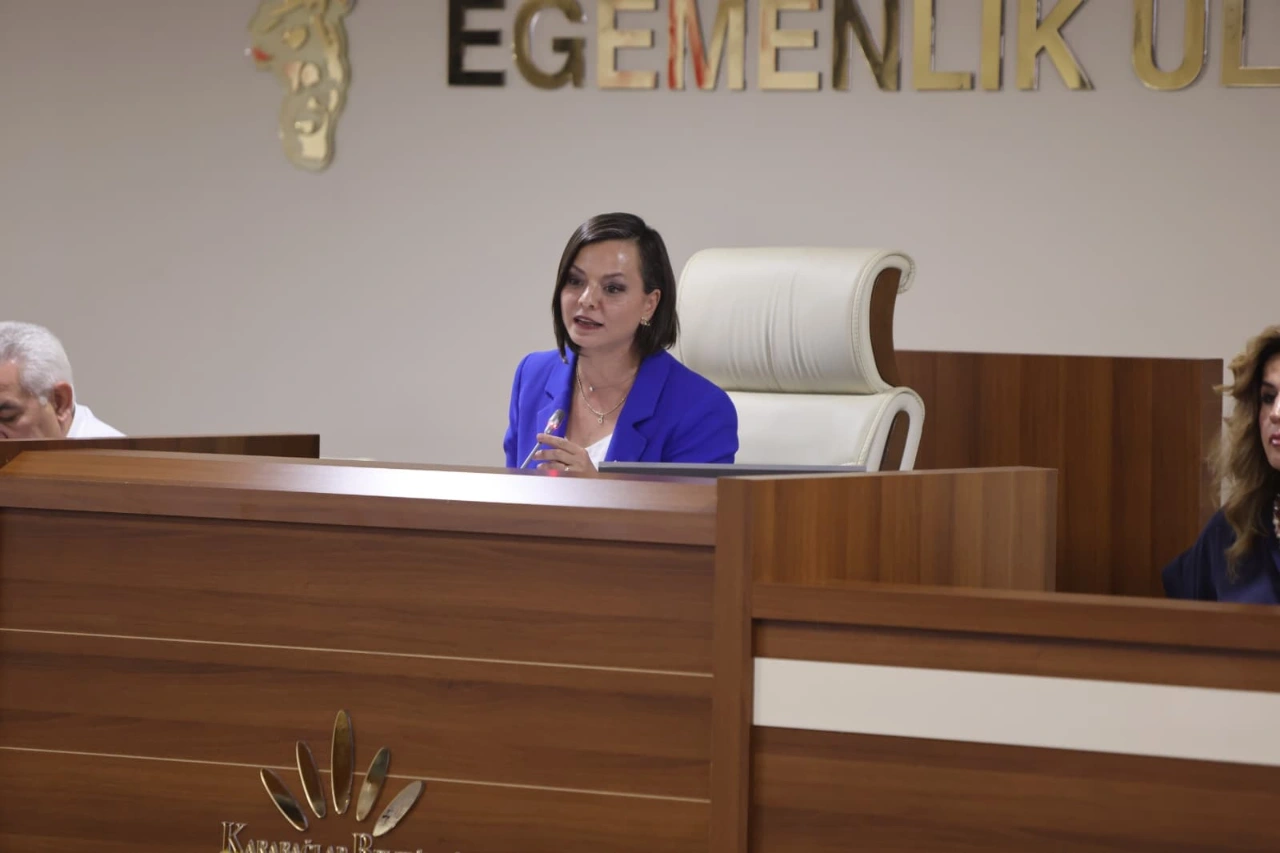 Karabaglar Belediye Meclisinde Yeni Donem Komisyonlar Yeniden Belirlendi Yenibakishaber (1)