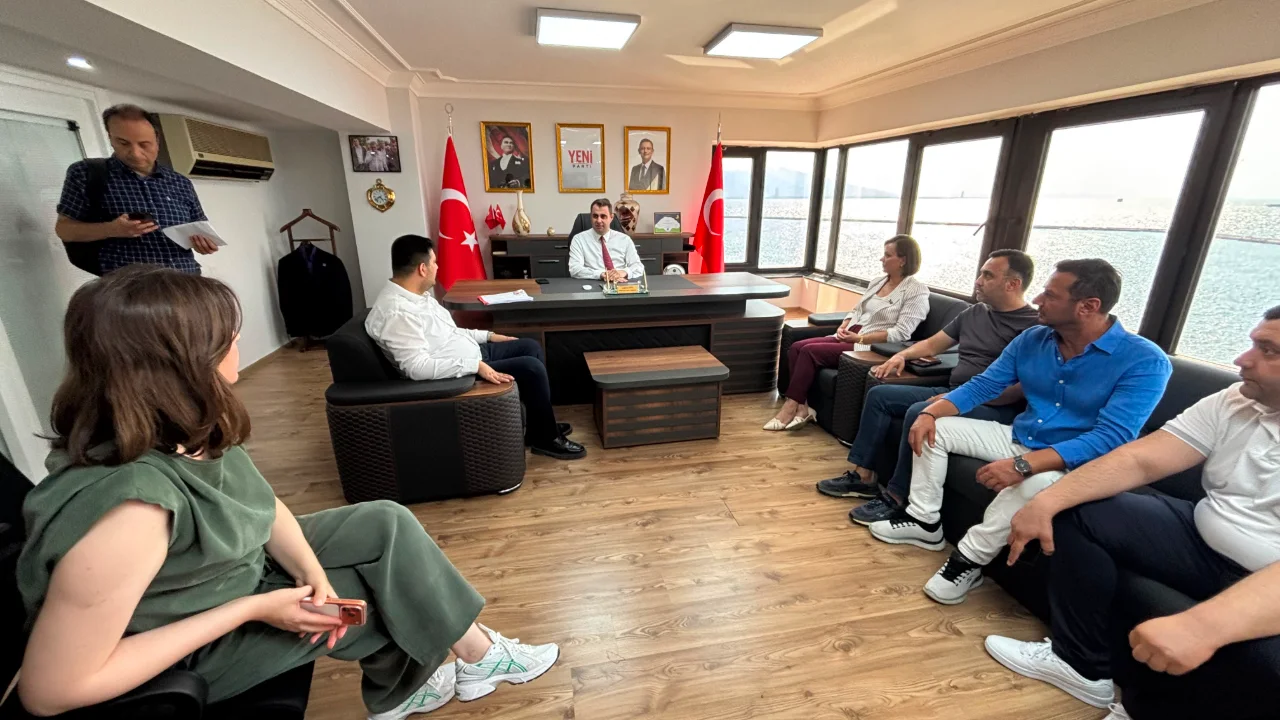 Karabaglar Da Meclis Cogunlugu Yeni Parti Ye Gecti Yenibakishaber