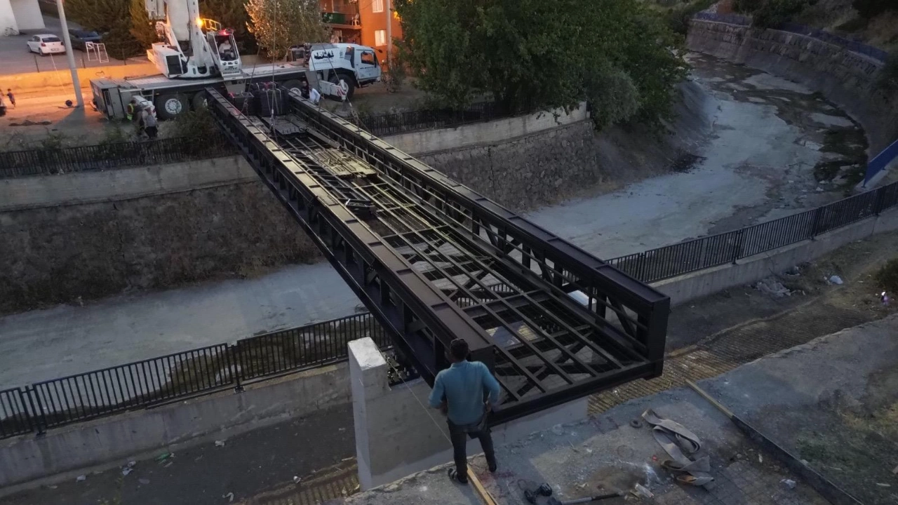 Karsiyakaya Yeni Yaya Koprusu 10 Dakikalik Yol 1 Dakikaya Dusecek Yenibakishaber