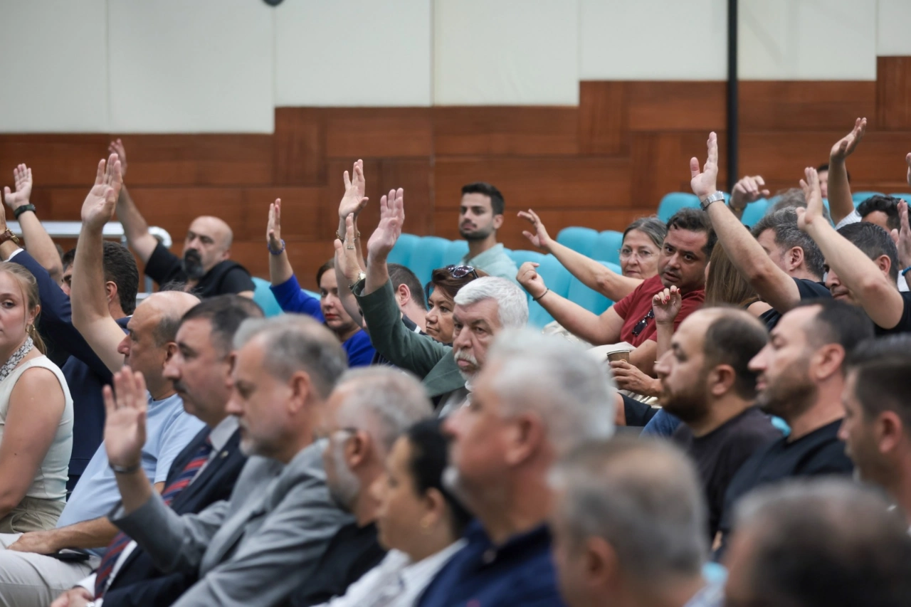Konak Meclisi Olaganustu Toplandi Yeni Komisyon Uyeleri Belirlendi Yenibakishaber (1)