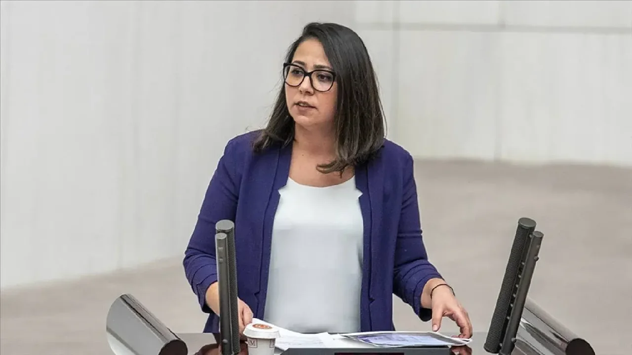 Ozgur Ozel De Var Uc Milletvekilinin Dokunulmazlik Dosyasi Mecliste