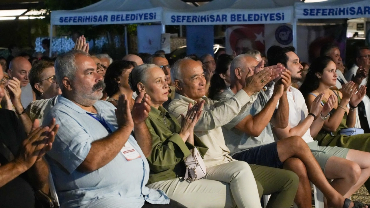Teosfest In Ikinci Gununde Muzigin Ve Sanatin Ritmi Dusmedi Yenibakishaber