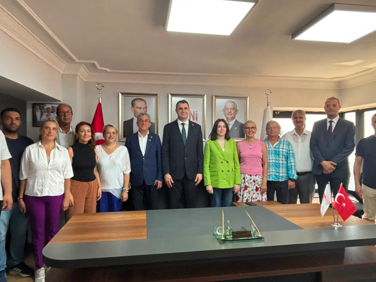 Yeni Partili Gunaydin Izmirden Sandiga Haziriz Mesaji Verdi Yenibakishaber (2)