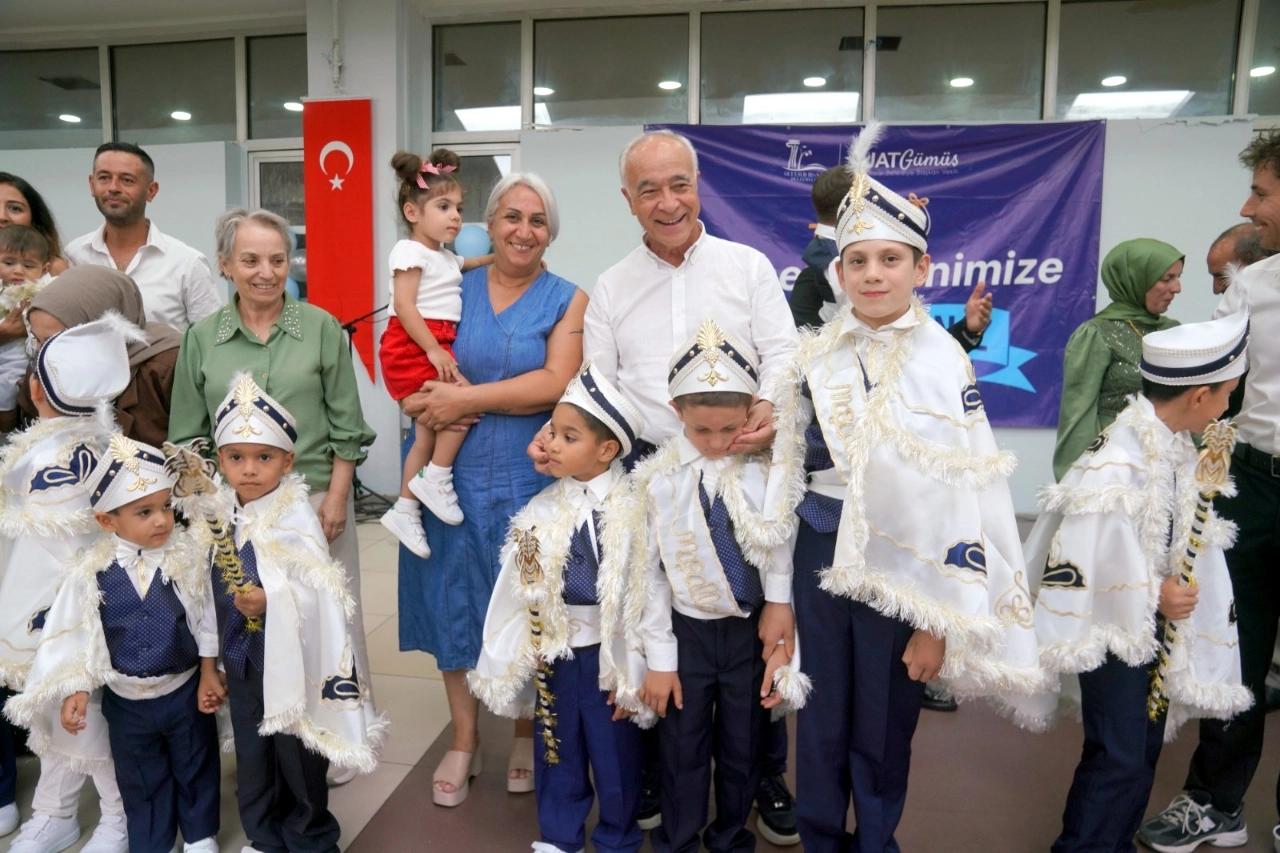11 yıllık gelenek: Seferihisar'da toplu sünnet coşkusu