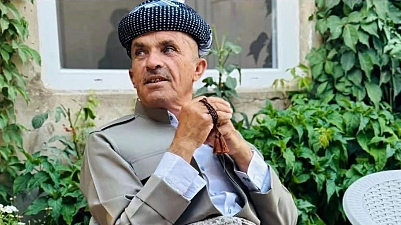 Mezra yolunda hayatını kaybeden 57 yaşındaki adamın cenazesi omuzlarda taşındı