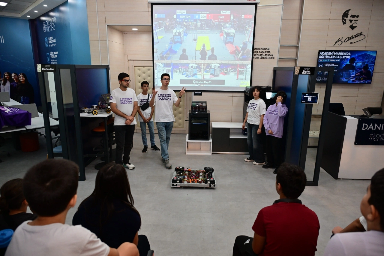 Akademi Manisada Genclere Robotik Ve Muhendislik Egitimi Yenibakishaber