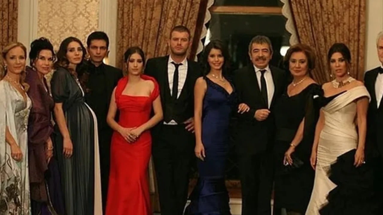 Ask I Memnunun Arsen Halasi Gulsen Tuncere Ne Oldu Gulsen Tuncerin Saglik Durumu Nasil Yenibakishaber