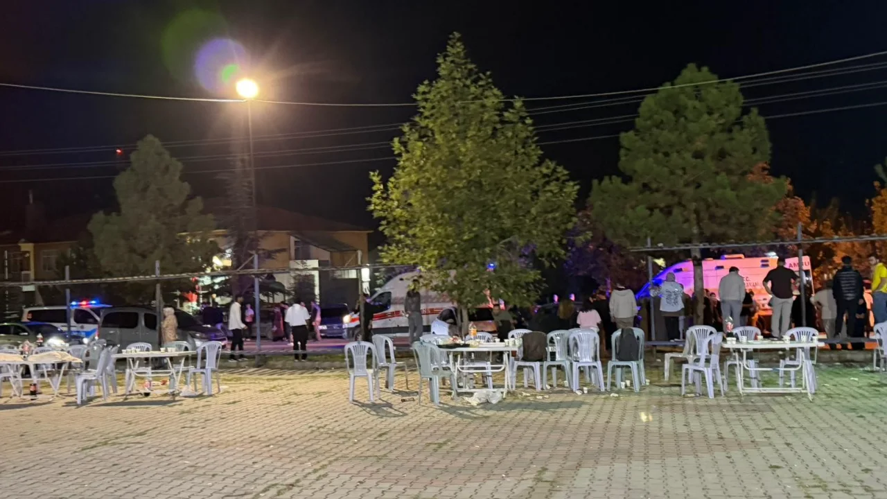 Asker eğlencesinde bıçaklı ve sopalı kavga: 5 yaralı