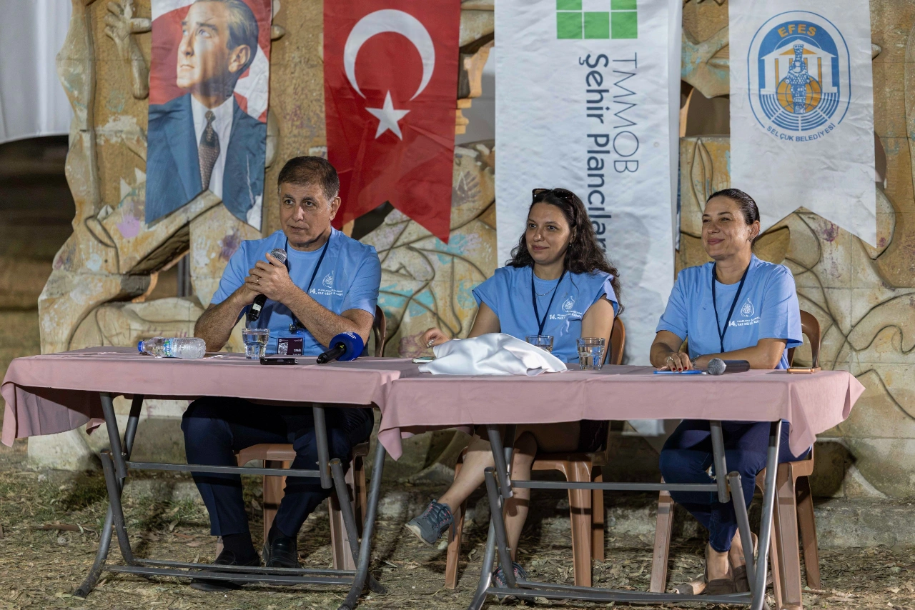 Başkan Tugay geleceğin şehir plancılarıyla buluştu