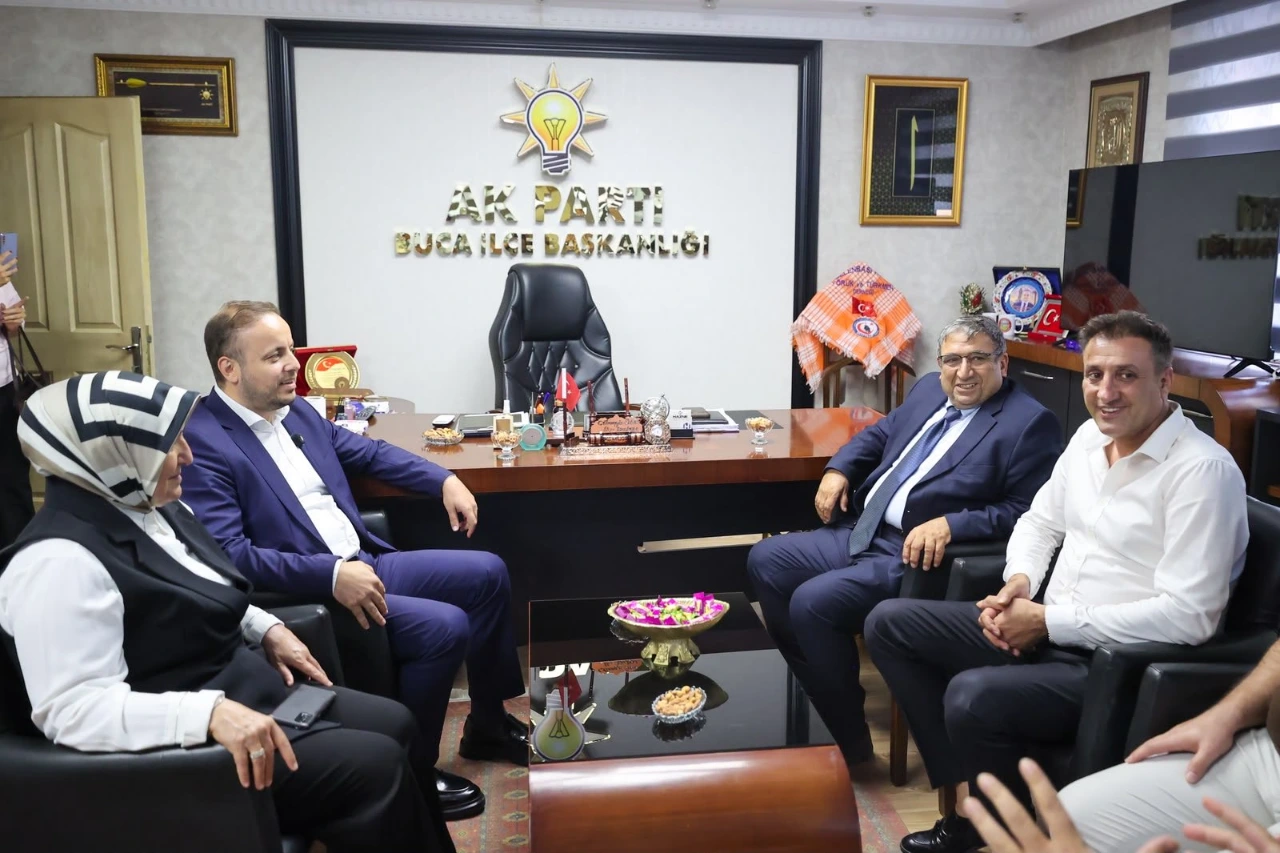 Başkan Vekili Benzer'den AK Parti İlçe Başkanlığı'na ziyaret