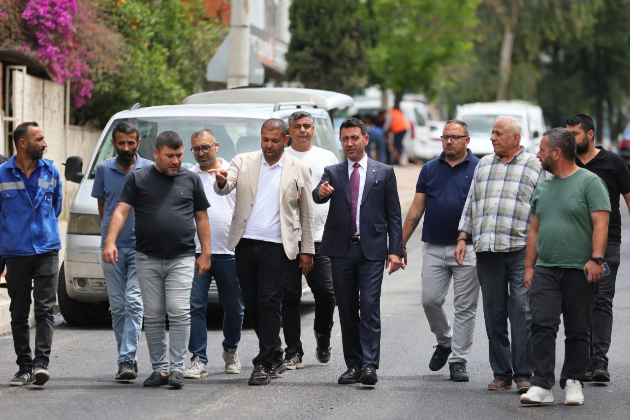 Bayraklida Asfalt Mesaisi Yeni Adresler Belli Oldu Yenibakishaber (1)